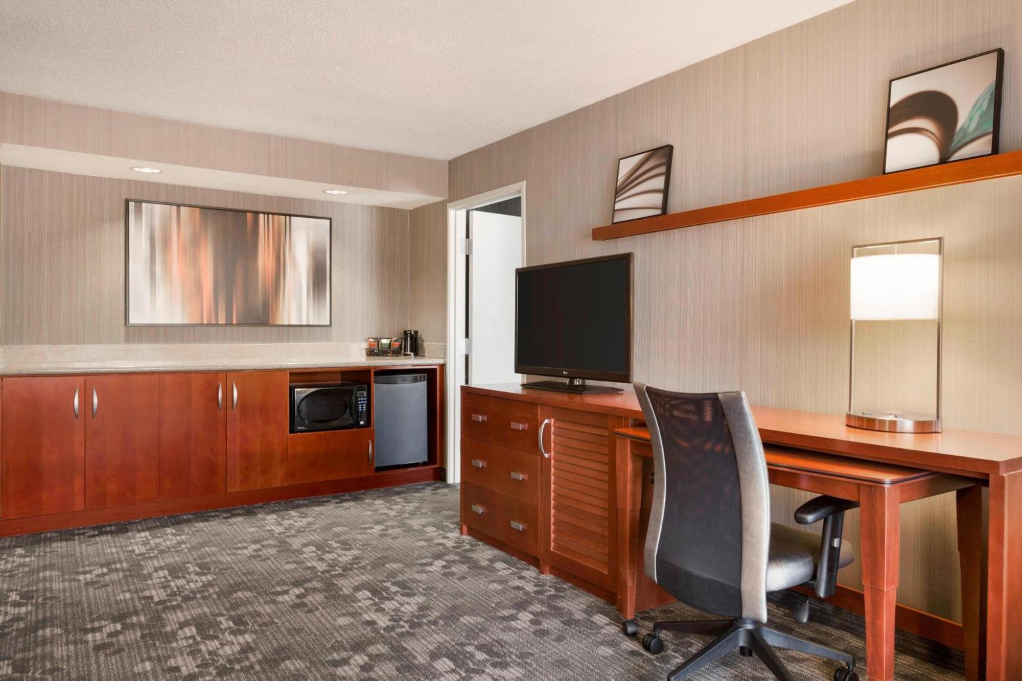 Hotel Courtyard By Marriott Bloomington Normal Esterno foto