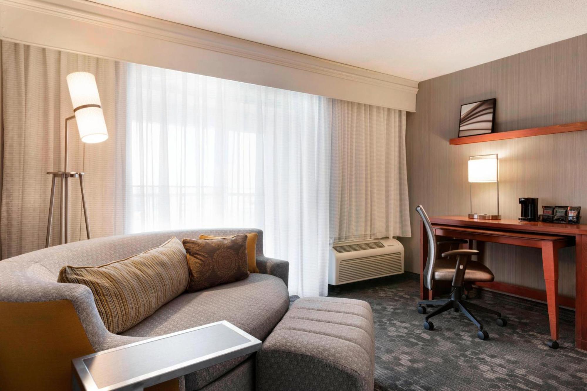 Hotel Courtyard By Marriott Bloomington Normal Esterno foto