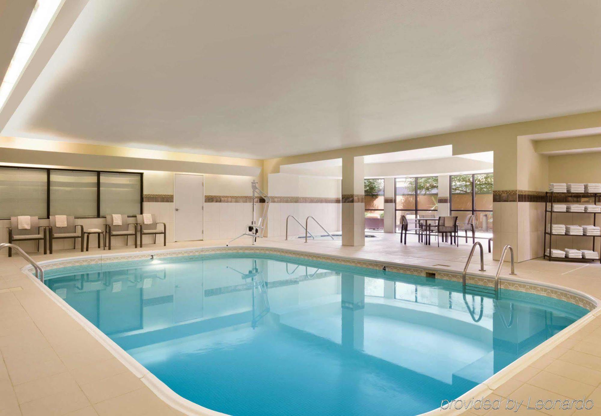 Hotel Courtyard By Marriott Bloomington Normal Esterno foto